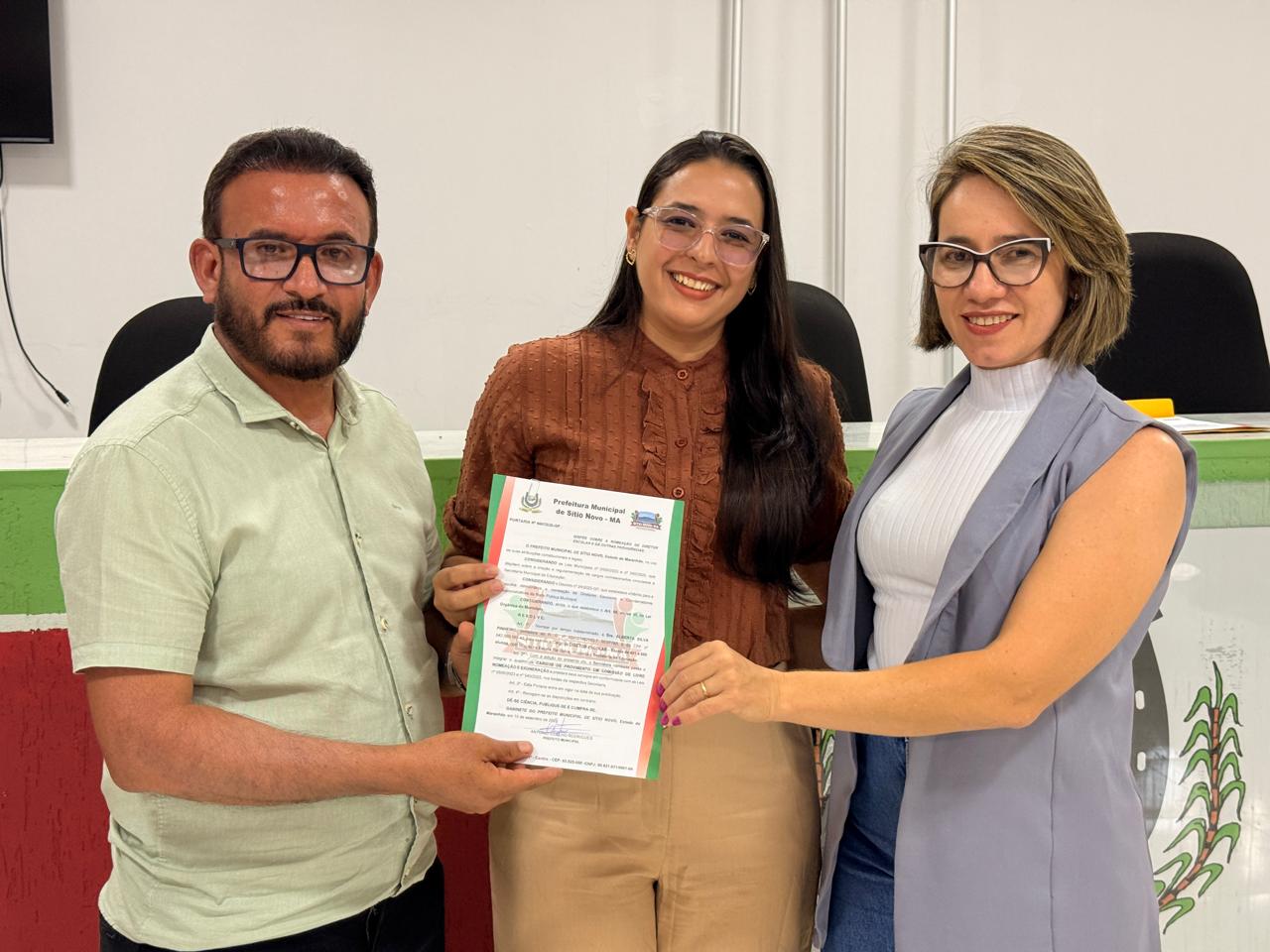 Prefeitura empossa 26 Diretores Escolares e Cordenadores Administrativos da rede municipal de e...