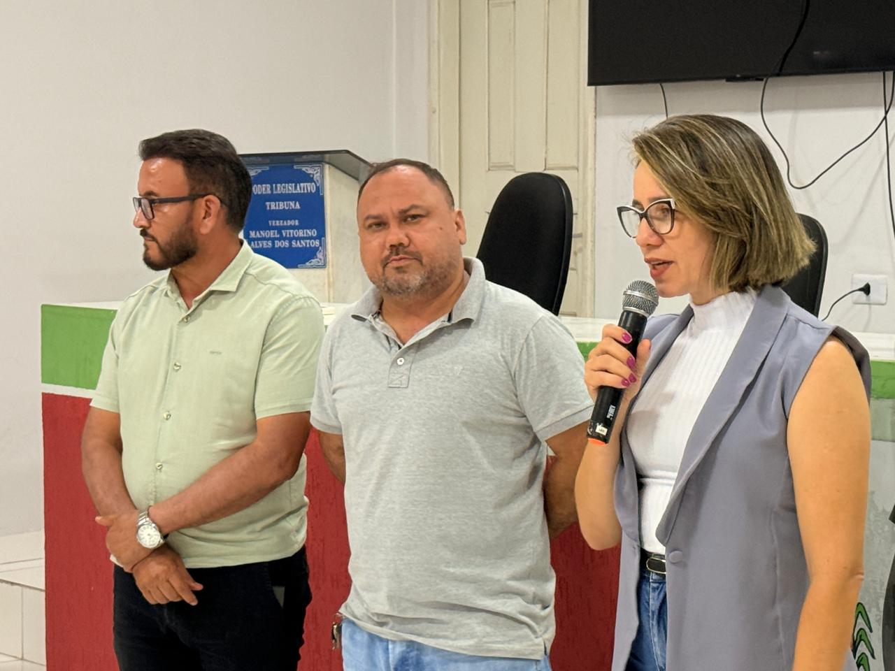 Prefeitura empossa 26 Diretores Escolares e Cordenadores Administrativos da rede municipal de e...